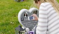 İsveç ve Danimarka'da facebook gibi mezar taşları, ölenlerin hayatını anlatıyor
