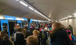 Stockholm'de elektrik kesintisi metro seferlerini etkiledi