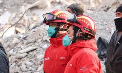 Çinli arama kurtarma ekipleri Kahramanmaraş'taki enkazlarda "can" arıyor