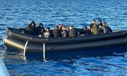Düzensiz göçmenleri taşıyan tekne alabora oldu en az 32 kişi öldü