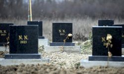 "Avrupa hayali" kuran düzensiz göçmenlerin son durağı: Kimsesizler mezarlığı