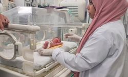 İsrail'in öldürdüğü hamile kadının karnından alınan bebek hayatını kaybetti