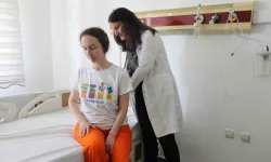 Uçak ambulansla Danimarka'dan  Türkiye’ye getirilerek sağlığına kavuşan gurbetçi hastadan teşekkür ziyareti