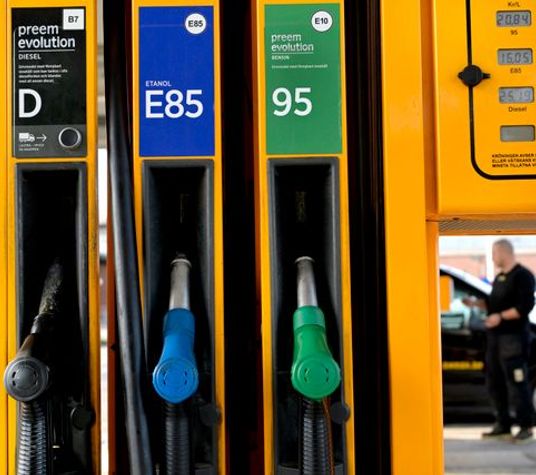 İsveç'te benzin fiyatları düştü: Dizel uzun aradan sonra 19 SEK'in altına düştü
