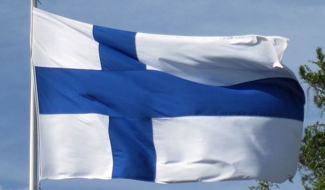Finlandiya'da vatandaşlar İsveç'i beklemeden NATO'ya katılmaktan yana