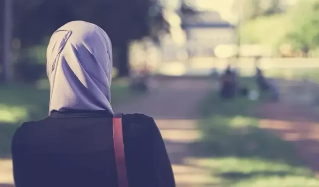 İsveç'te başörtüsünden  ayrımcılığa uğrayan kadına tazminat ödenecek