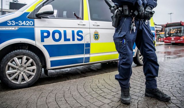 Stockholm'de mahkeme yakınında iki silahlı kişi yakalandı