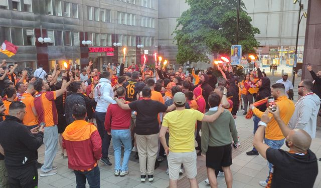 Galatasaraylı taraftarlardan Stockholm'de coşkulu kutlama