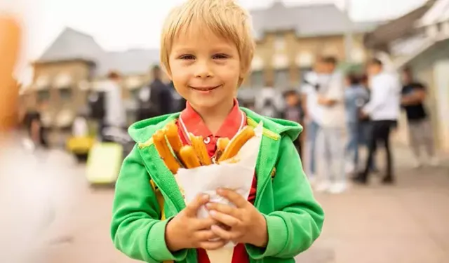 İskandinav mutluluğu diye bir gerçek var! Çocuklar sadece cumartesileri tatlı yiyor