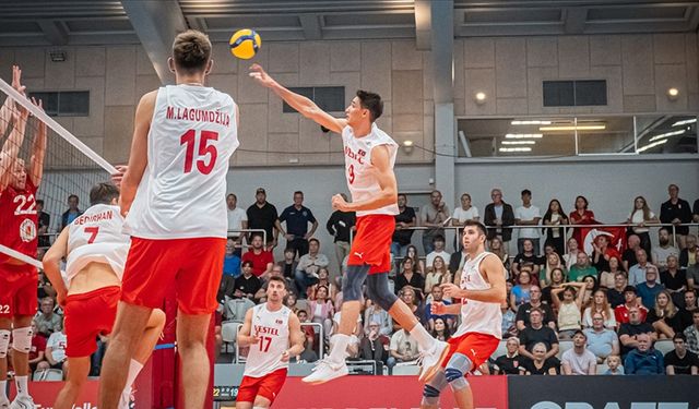 A Milli Erkek Voleybol Takımı, Danimarka'ya 3-0 yenildi