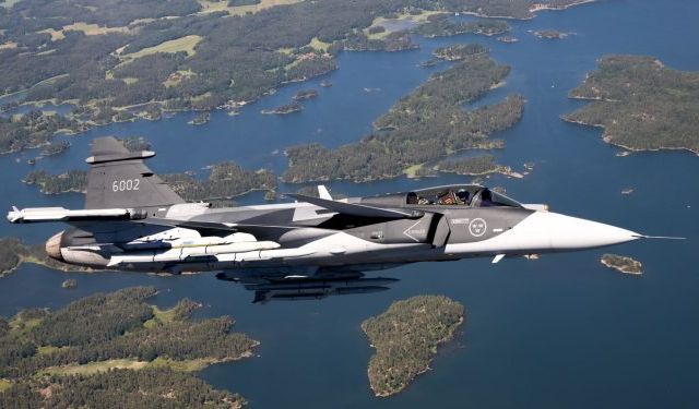 İsveç C-390, Brezilya Gripen alacak