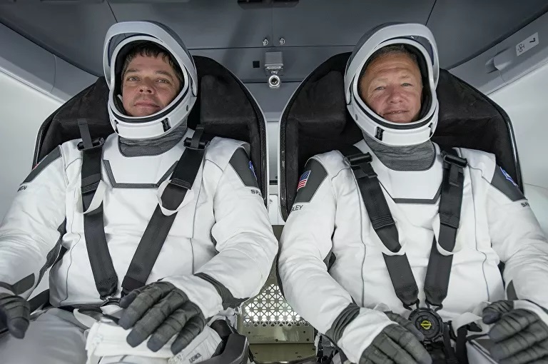 Astronotlor Robert Behnken ve Douglas Hurley